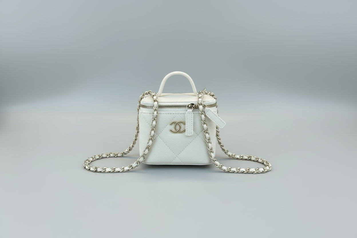 Chanel Small Vanity Case With Classic Chain Shiny | Master Brands