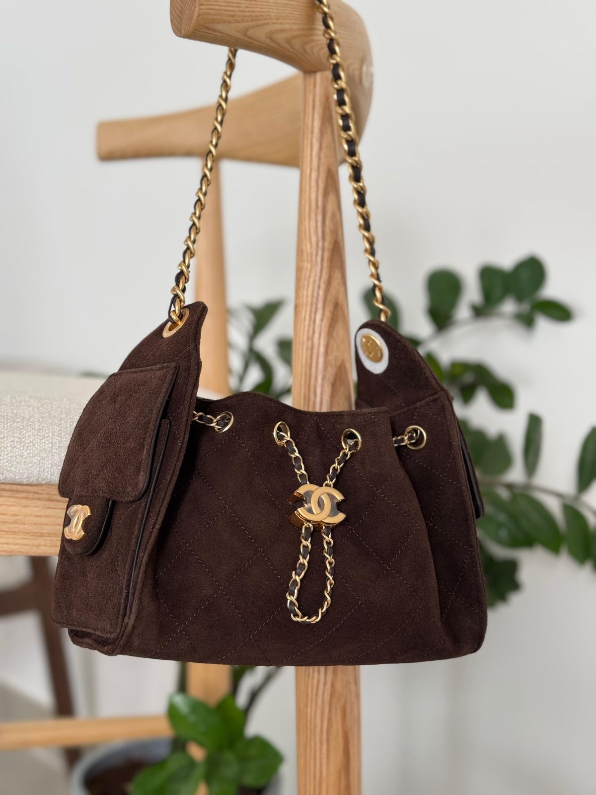 Chanel 25 small hobo bag in a grained calfskin leather