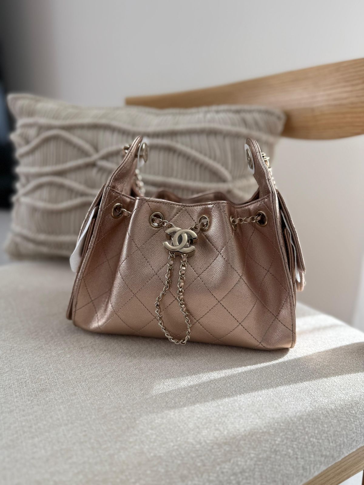Chanel 25 small hobo bag in a grained calfskin leather