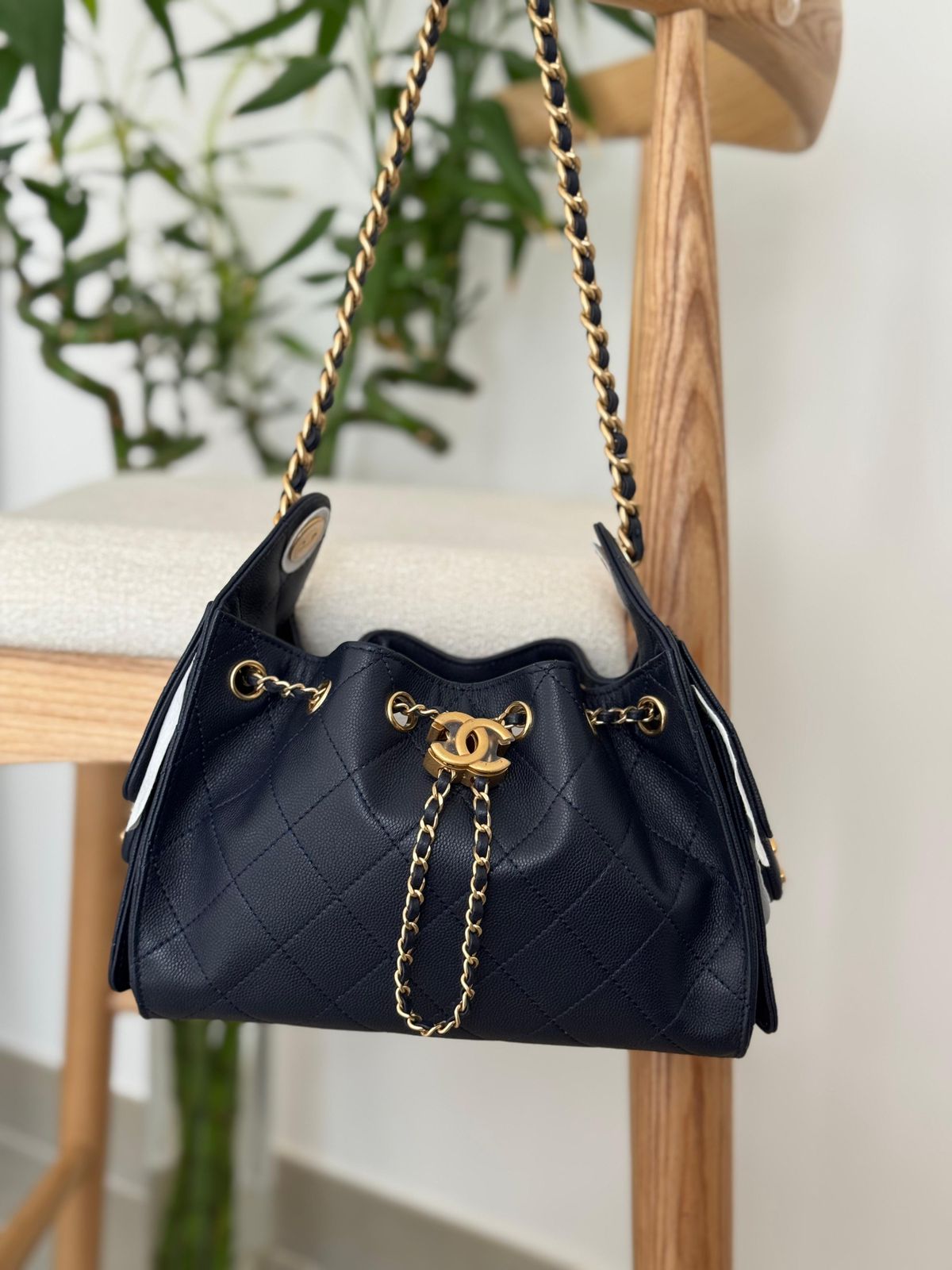 Chanel 25 small hobo bag in a grained calfskin leather