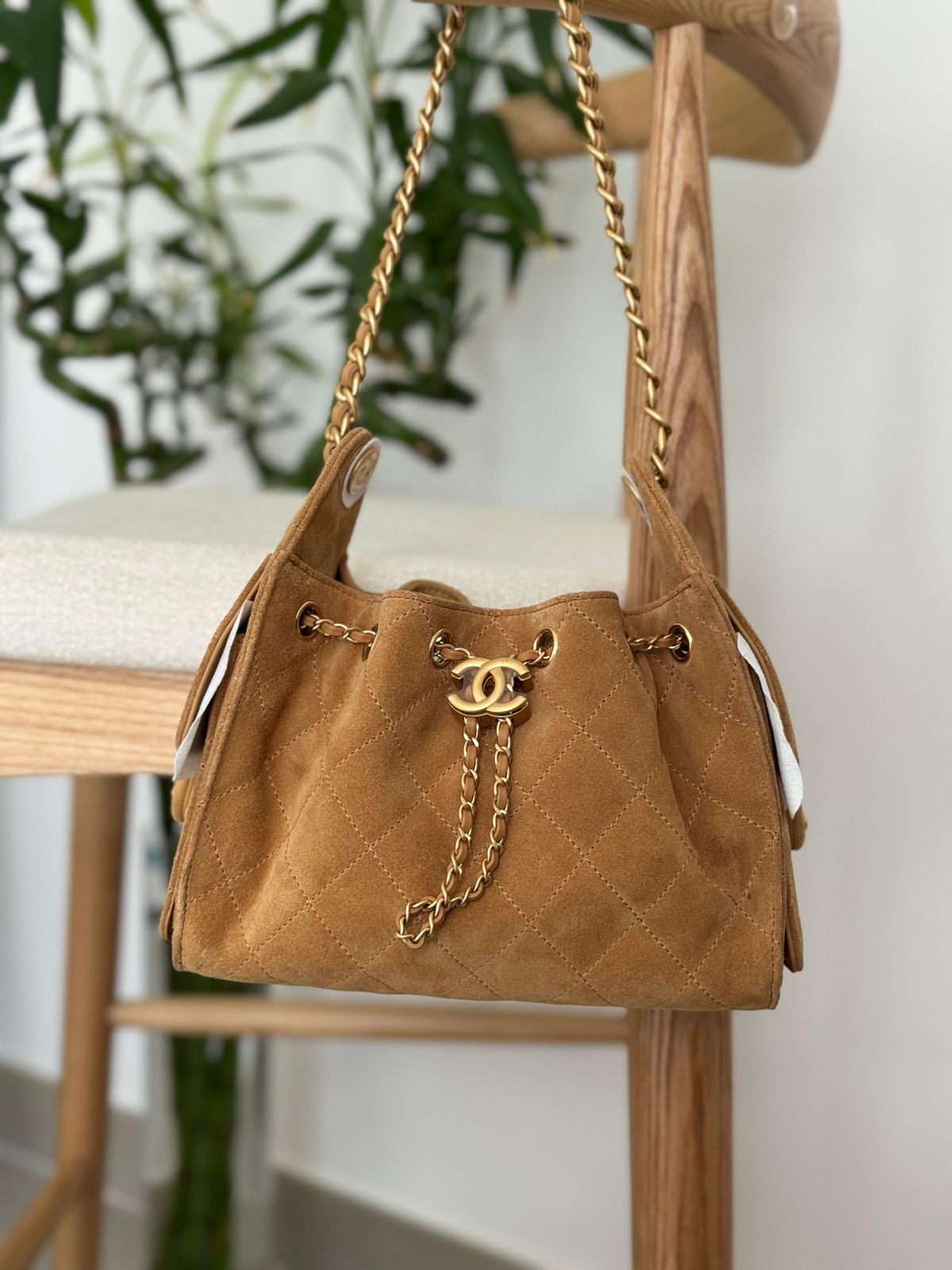 Chanel 25 small hobo bag in a grained calfskin leather