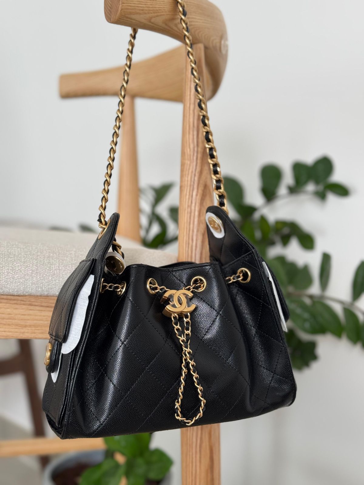 Chanel 25 small hobo bag in a grained calfskin leather