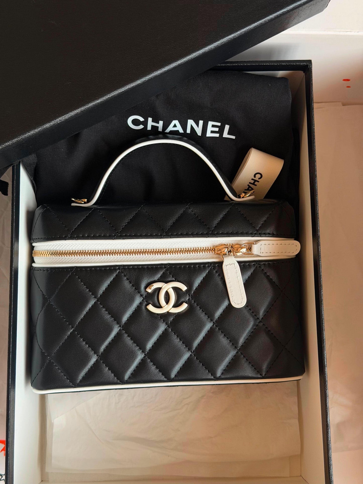 Chanel Vanity Crossbody Bag |Master Brand