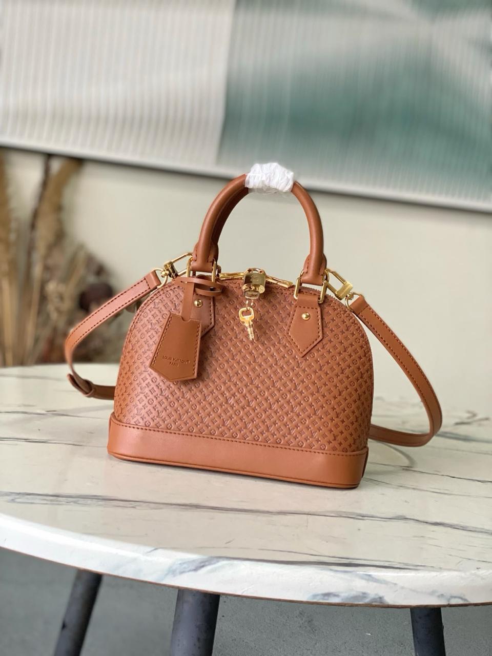 LOUIS Vuitton Alma BB|Master Brand