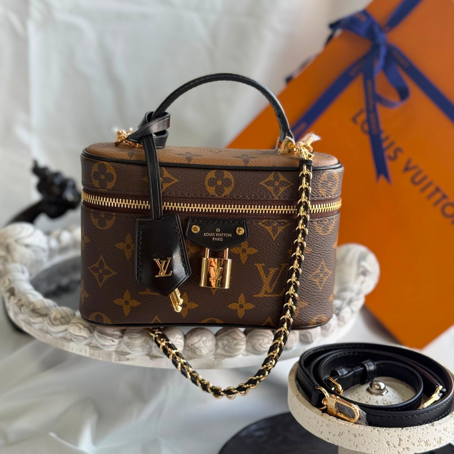 Louis Vuitton Vanity Chain Pouch|Master Brand