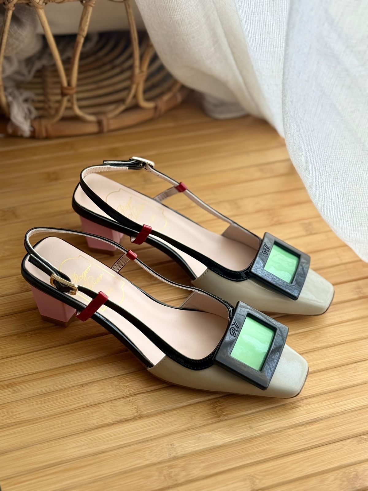Roger vivier short heels